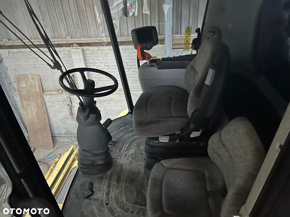 New Holland CX8060 - 12