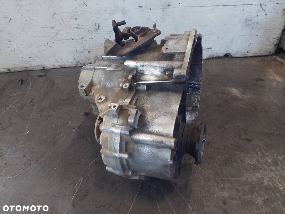 SKRZYNIA BIEGÓW AUDI A3 8P LIFT 2.0 TDI MANUAL 6 BIEGÓW LNZ - 2