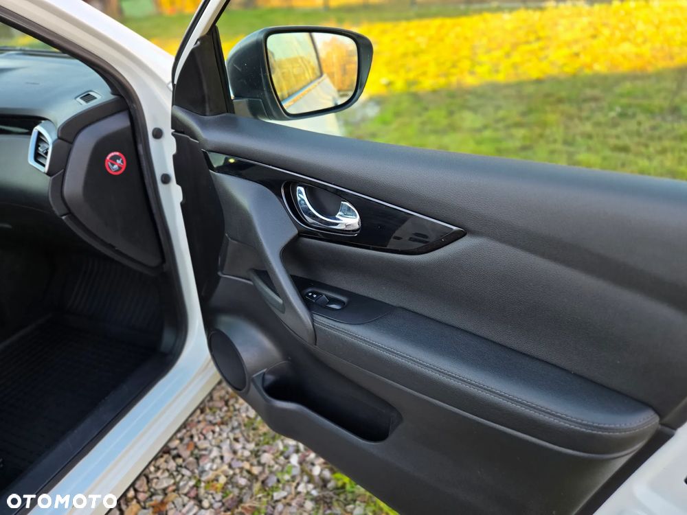 Nissan Qashqai 1.6 DIG-T N-Vision - 23