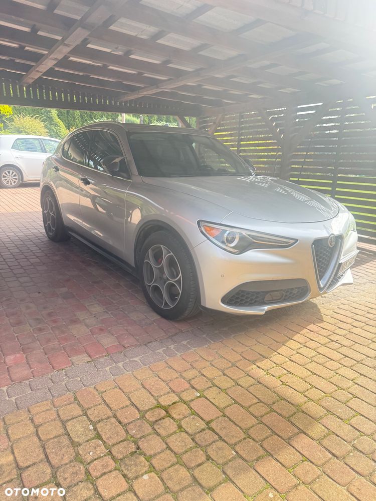 Alfa Romeo Stelvio - 1