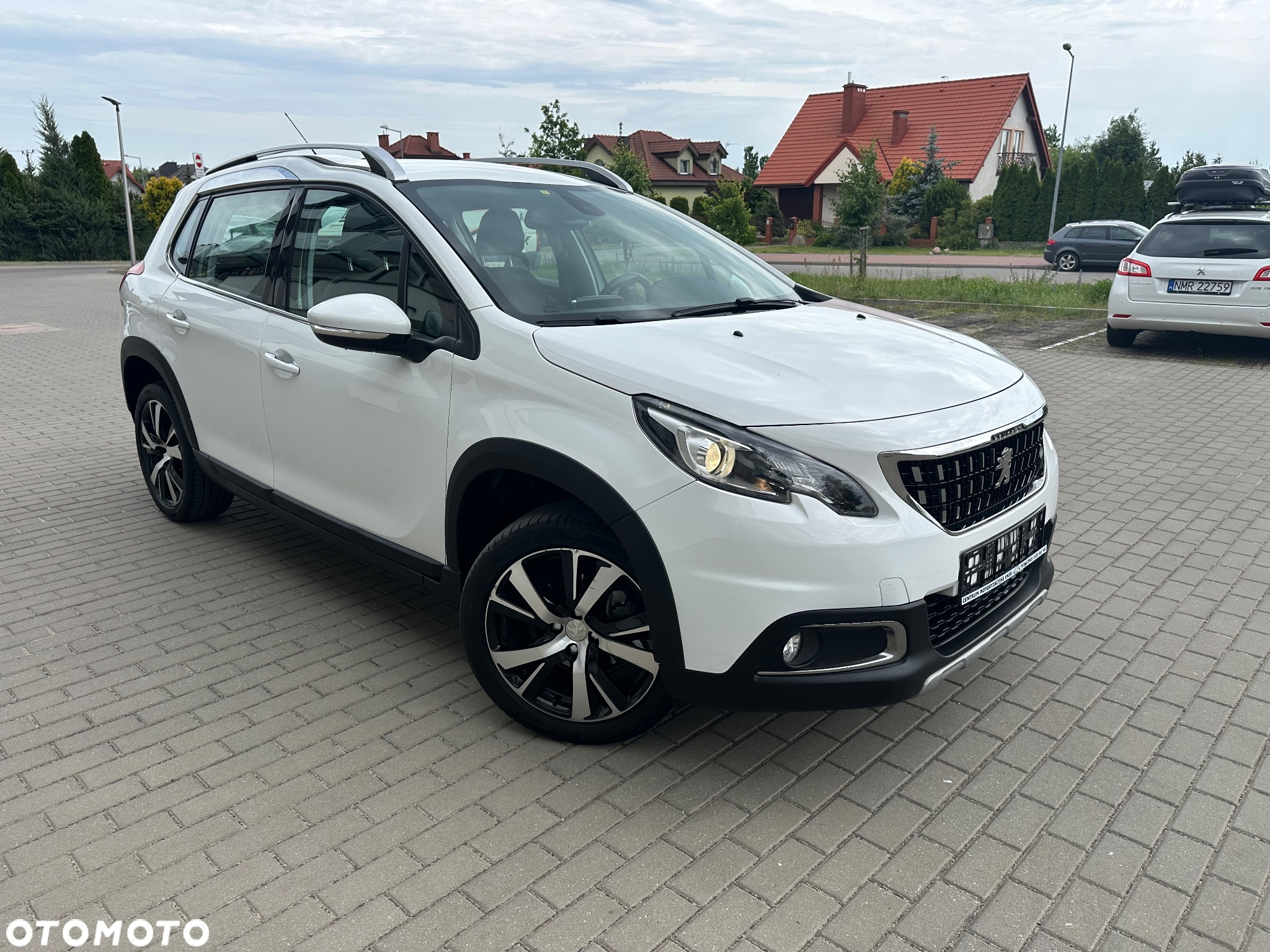 Peugeot 2008 1.6 BlueHDi Allure - 4