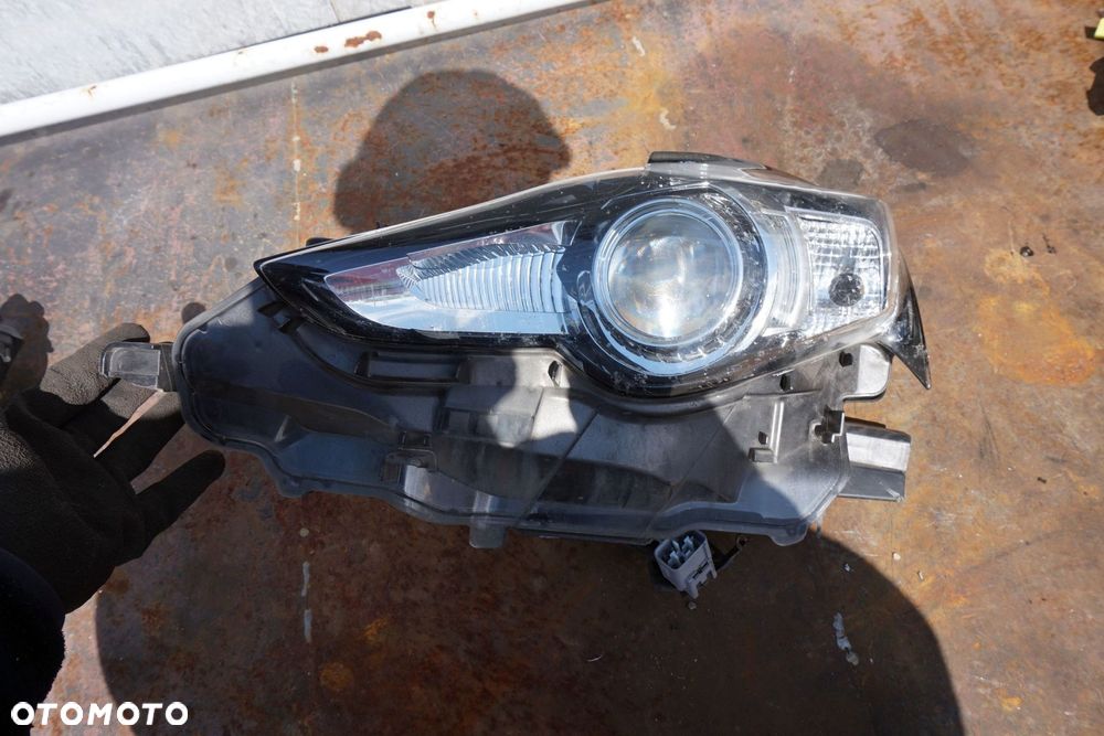 LAMPA PRZEDNIA LEWA IS III E3 XENON LEXUS 2013-2017 - 1