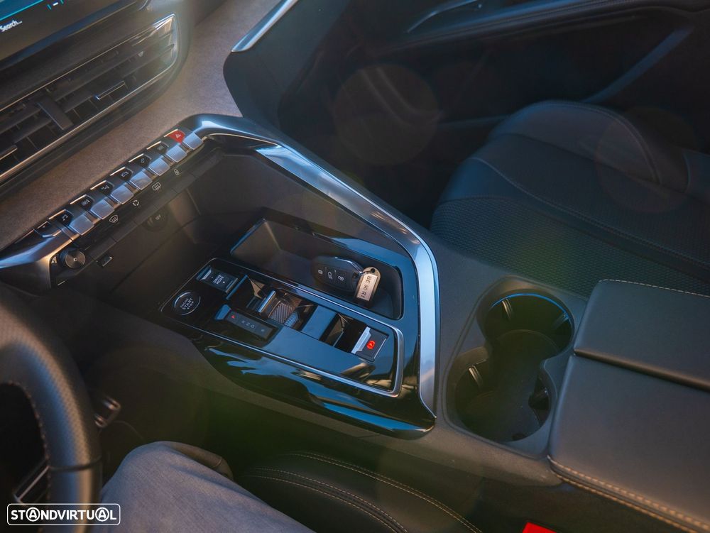 Peugeot 3008 1.6 Hybrid GT Pack e-EAT8 - 20