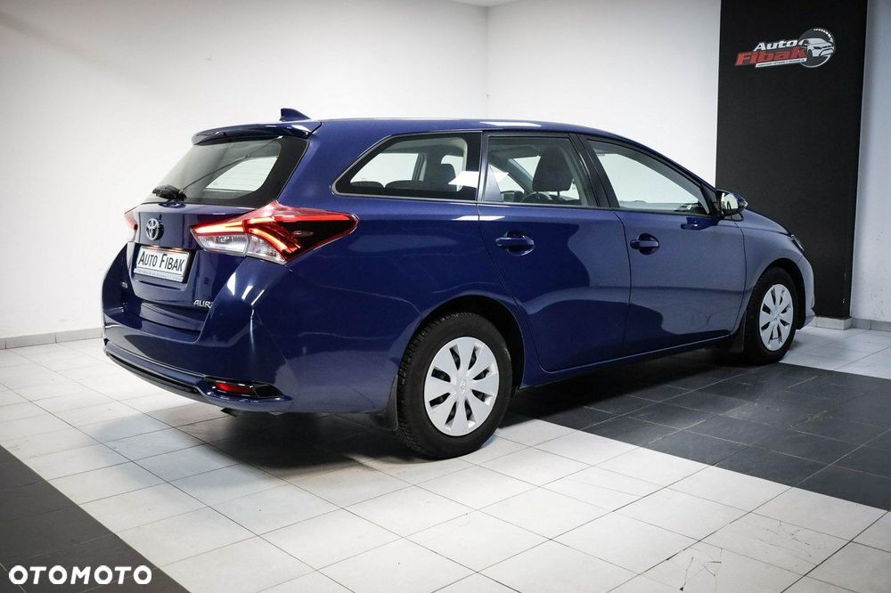 Toyota Auris - 11
