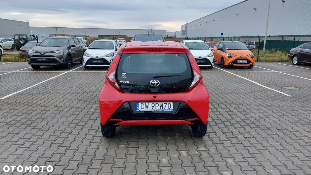Toyota Aygo x.shift x-play connect - 4
