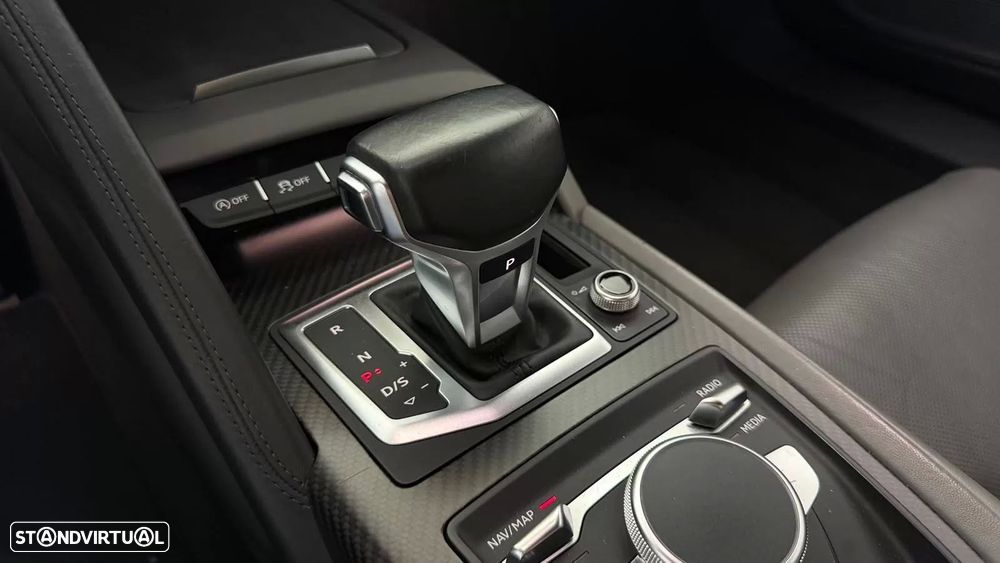 Audi R8 Coupé V10 plus 5.2 FSI quattro S tronic - 23