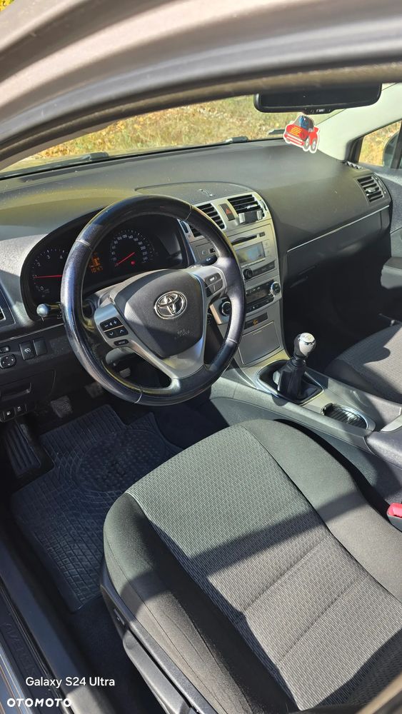 Toyota Avensis - 8