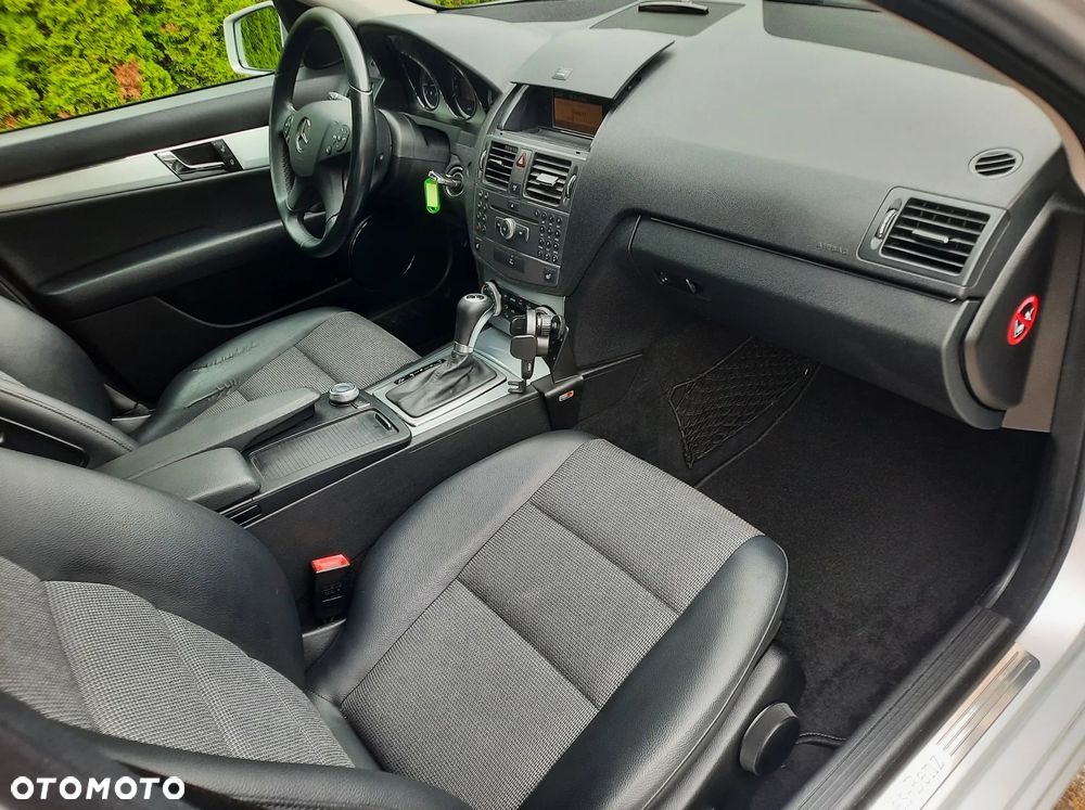 Mercedes-Benz Klasa C 180 T Kompressor Automatik BlueEFFICIENCY Avantgarde - 9
