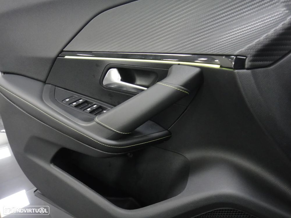 Peugeot e-2008 50 kWh GT Line - 25