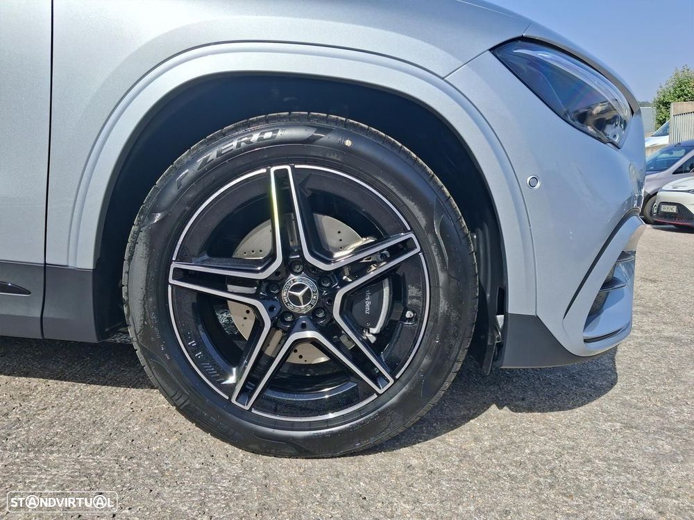 Mercedes-Benz GLA 180 d AMG Line - 4
