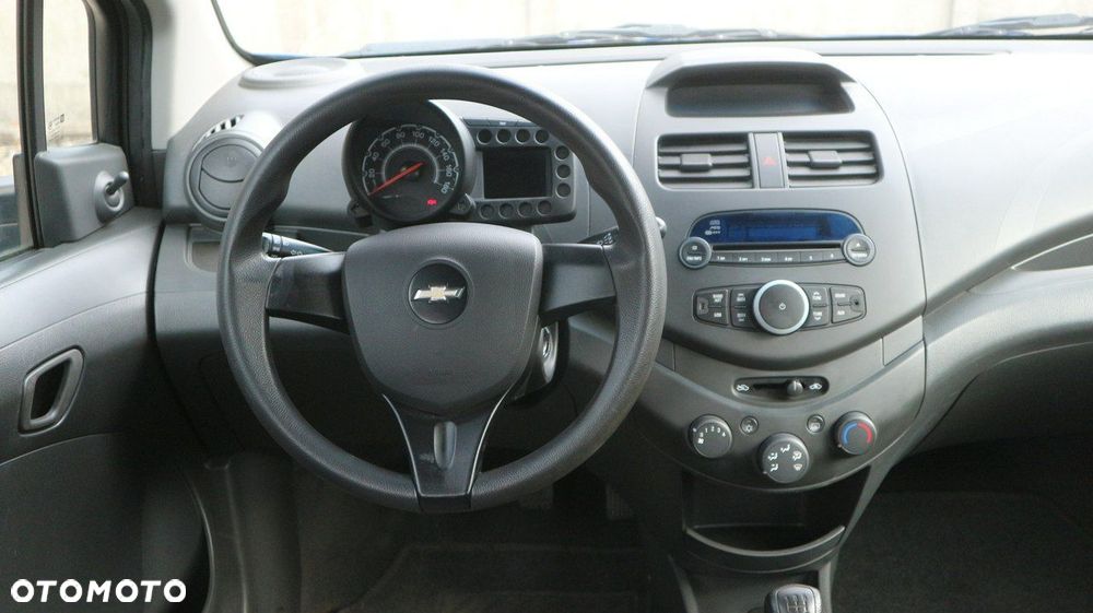 Chevrolet Spark 1.0 Base - 31