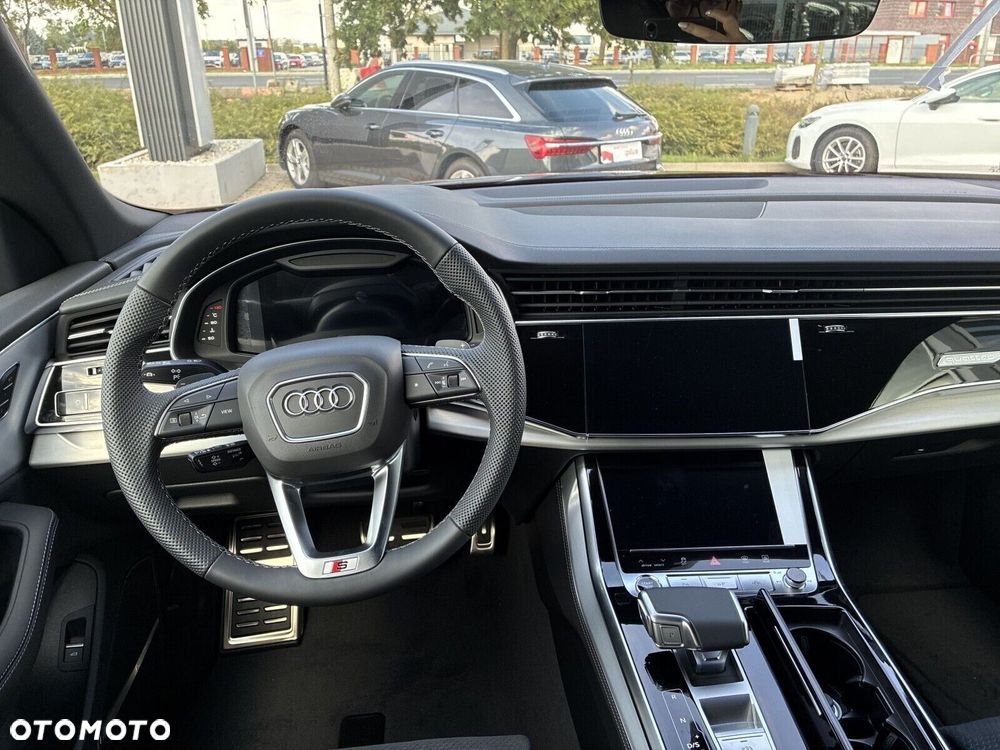 Audi Q8 - 11