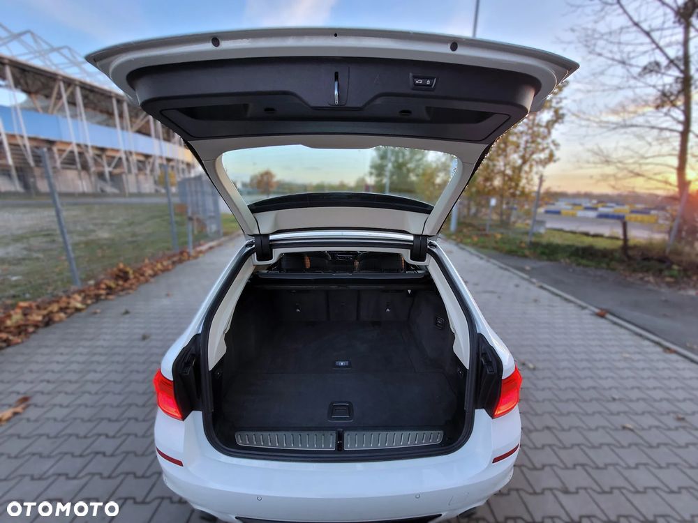 BMW Seria 5 520d Sport Line - 14