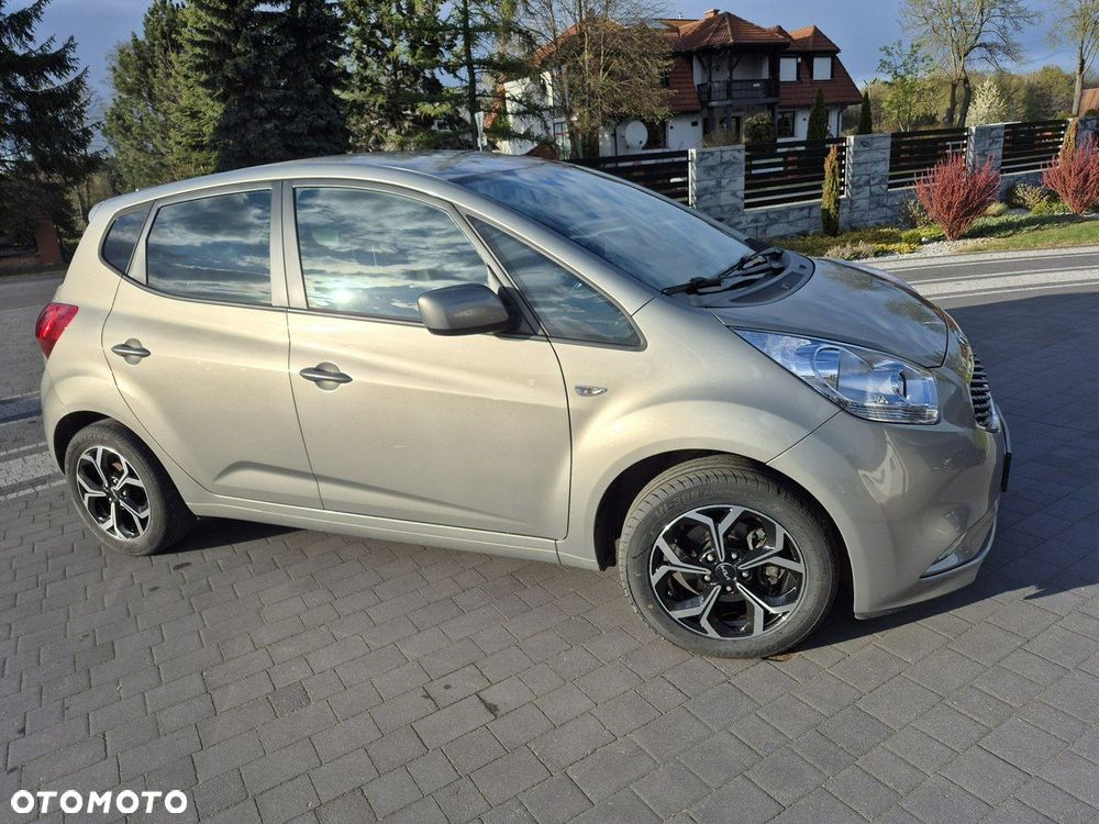 Kia Venga - 4