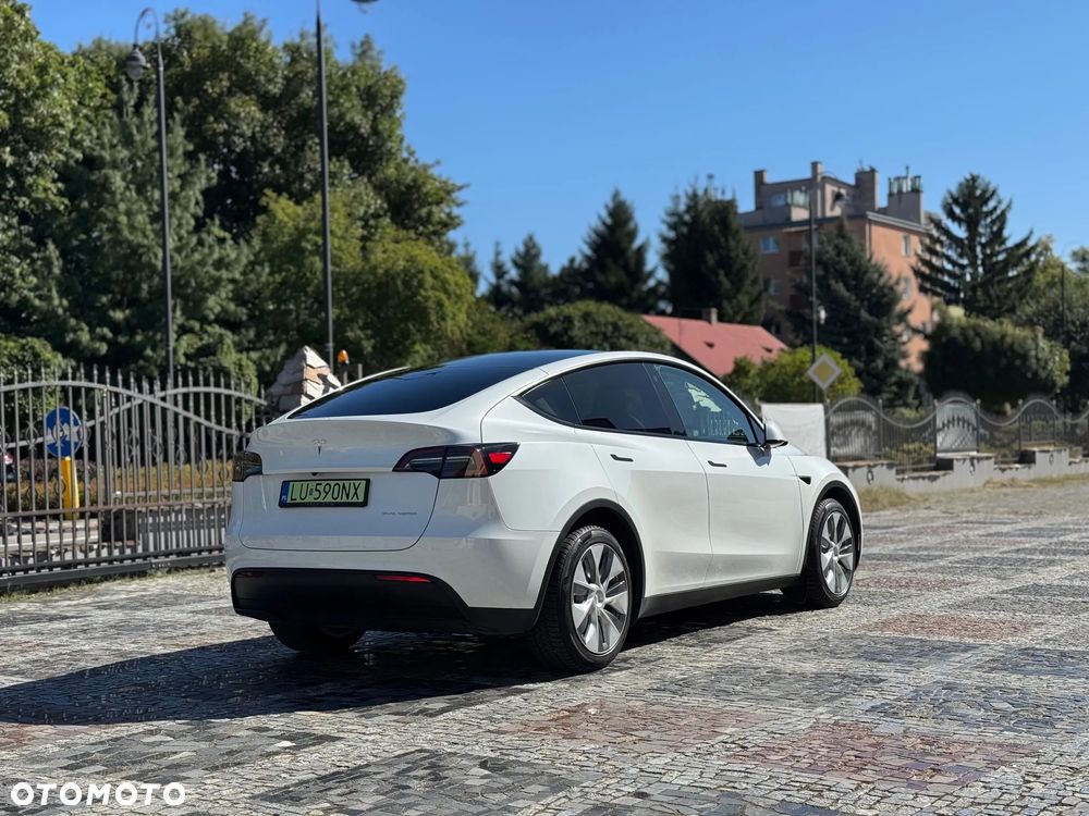 Tesla Model Y - 5