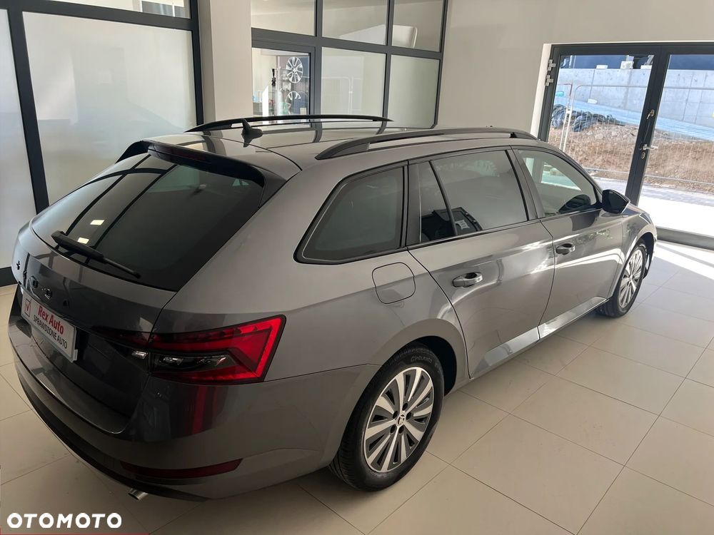 Skoda Superb 2.0 TDI SCR Style DSG - 8