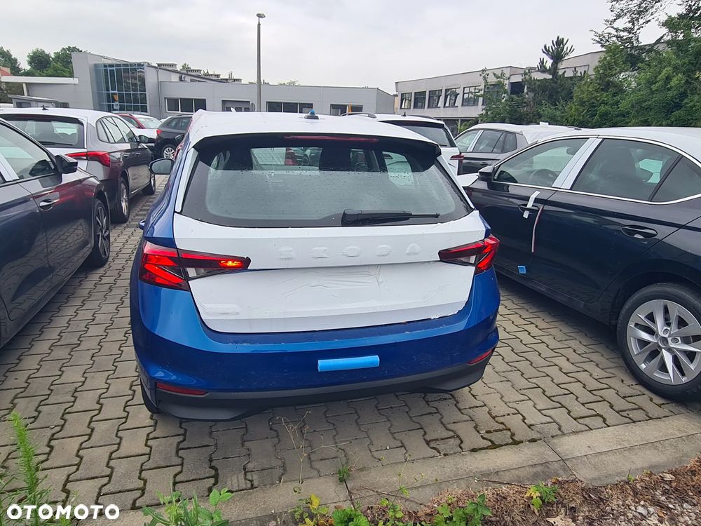 Skoda Fabia 1.0 Essence - 5