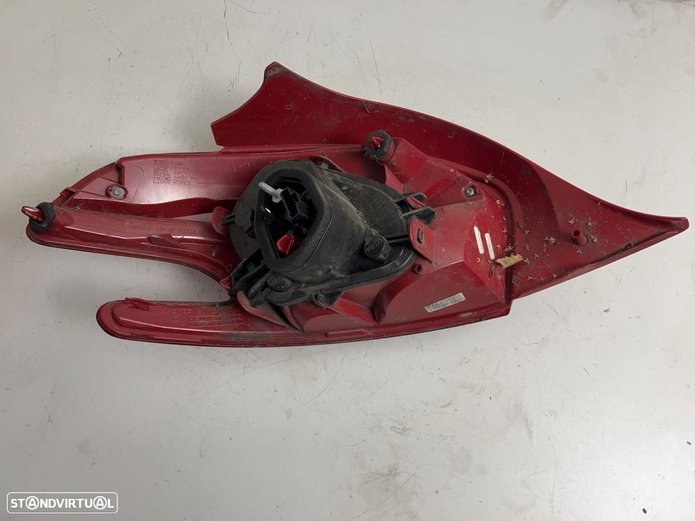 Farolim Dto Trás PEUGEOT 208 (CA_, CC_) 03.12 usado - 2