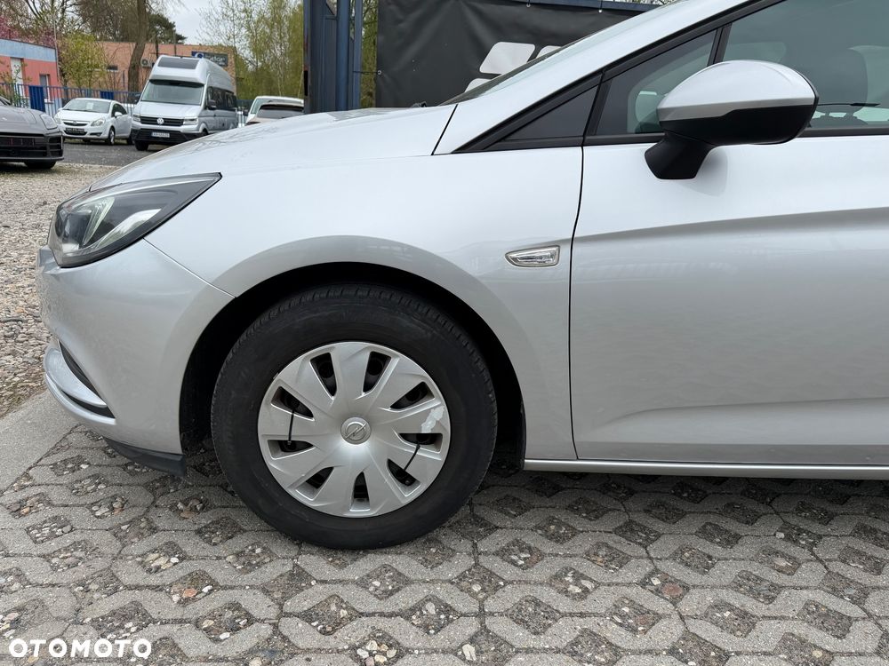 Opel Astra 1.4 Essentia - 10