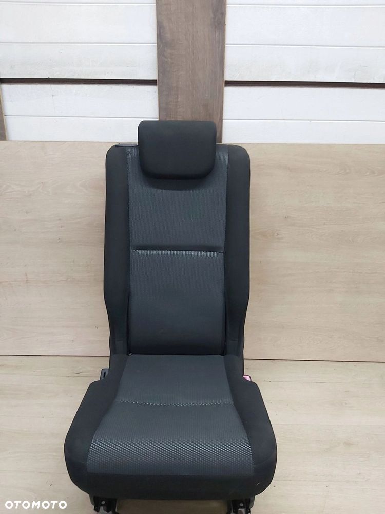 Toyota Corolla Verso II 04-08r fotel środkowy tył tylny 2 II rząd rączka - 1