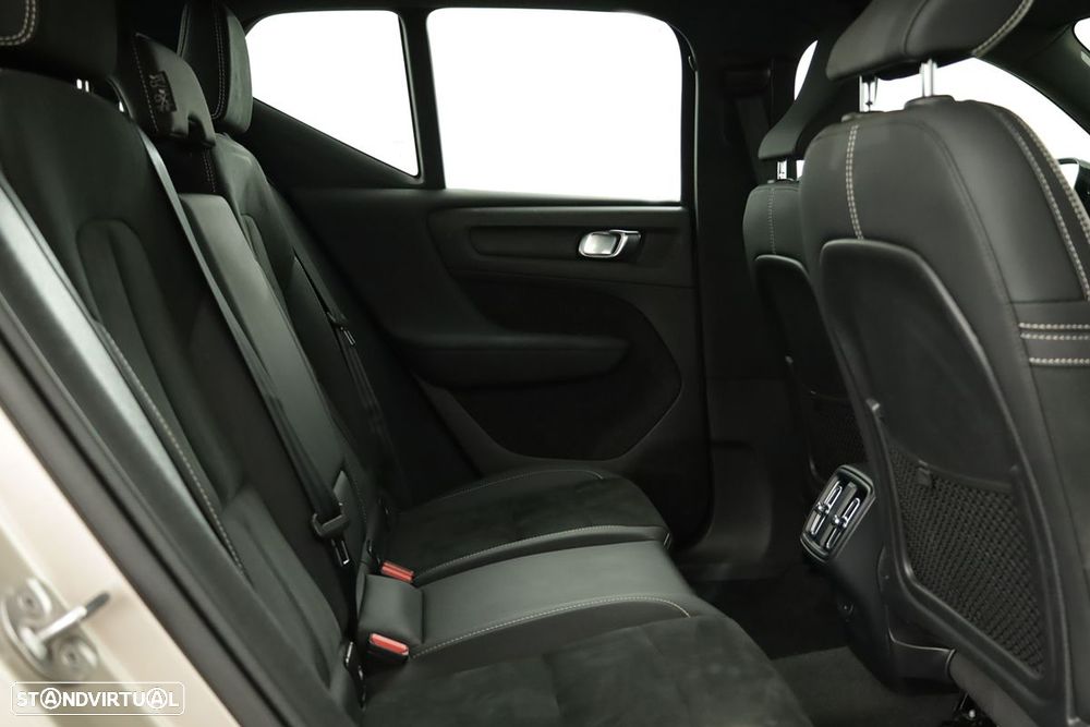 Volvo XC 40 1.5 T2 Plus Dark Auto - 23