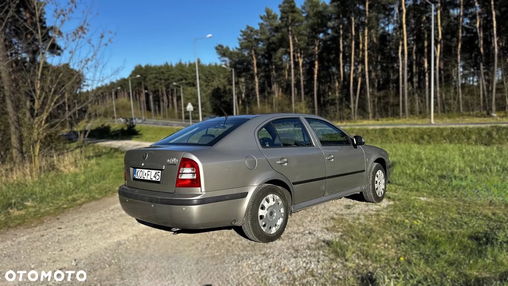 Skoda Octavia 1.6 Tour - 7