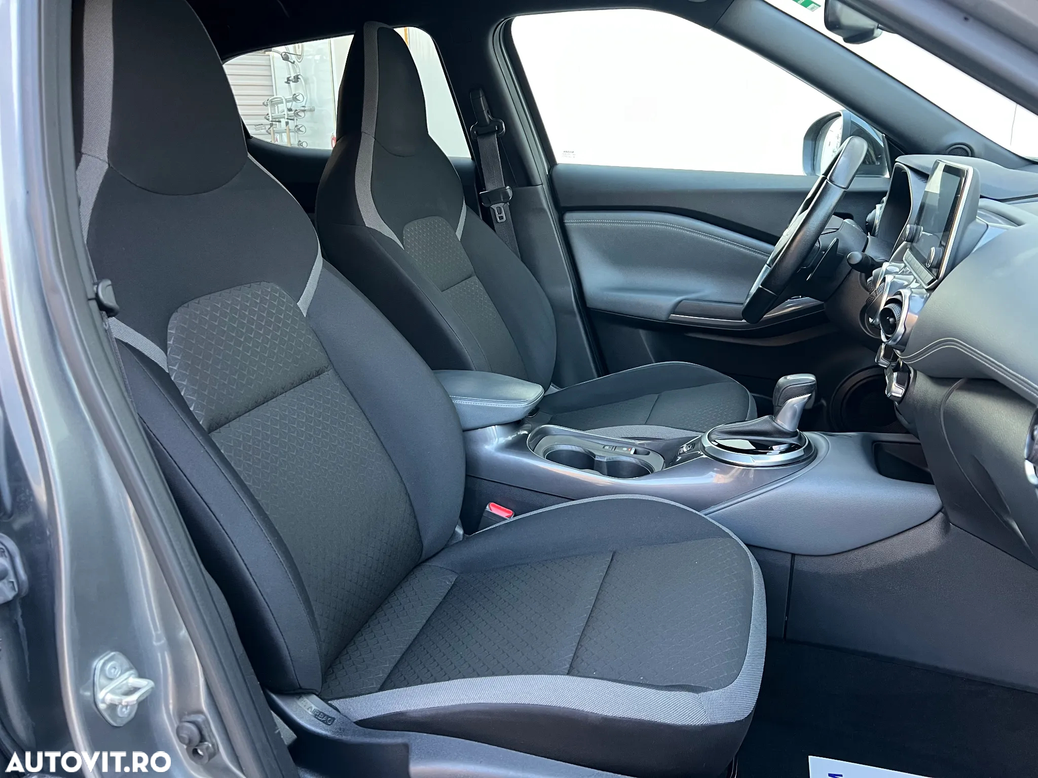 Nissan Juke 1.0 DIG-T DCT N-Connecta - 9