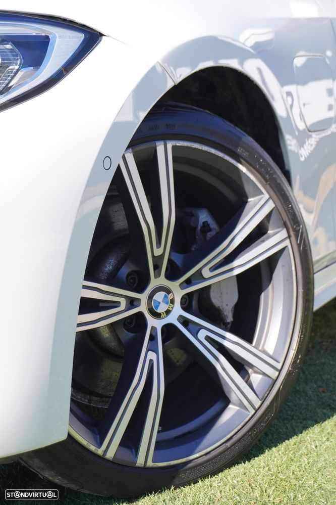 BMW 330 e Aut. Sport Line - 2
