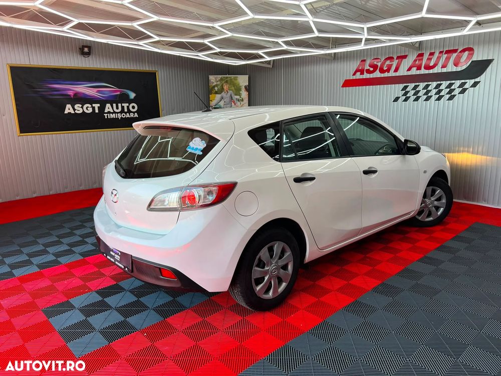 Mazda 3 - 8