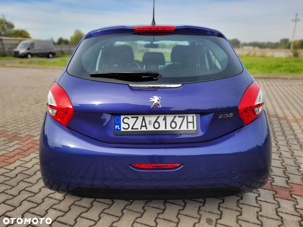 Peugeot 208 - 25