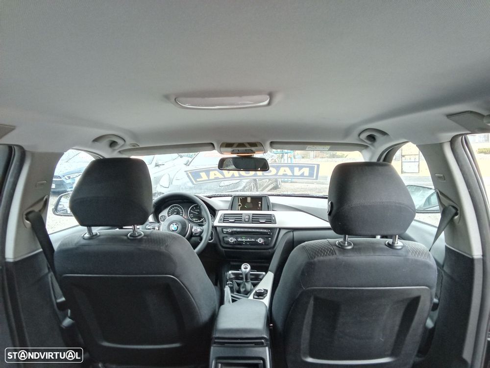 BMW 318 d Line Sport - 14