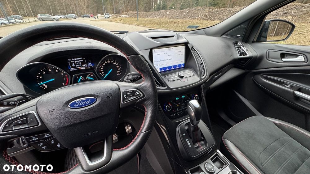 Ford Kuga 1.5 EcoBoost 2x4 ST-Line - 16