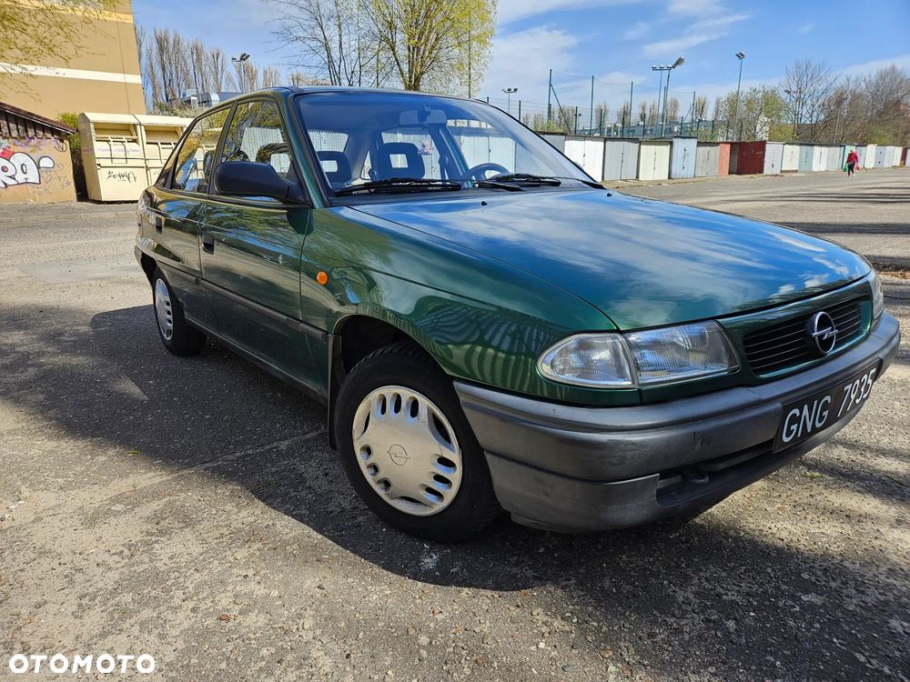 Opel Astra 1.4 GL - 2