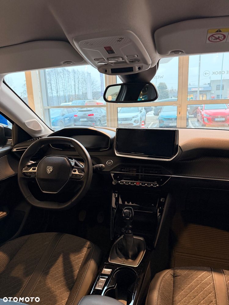 Peugeot 208 - 15