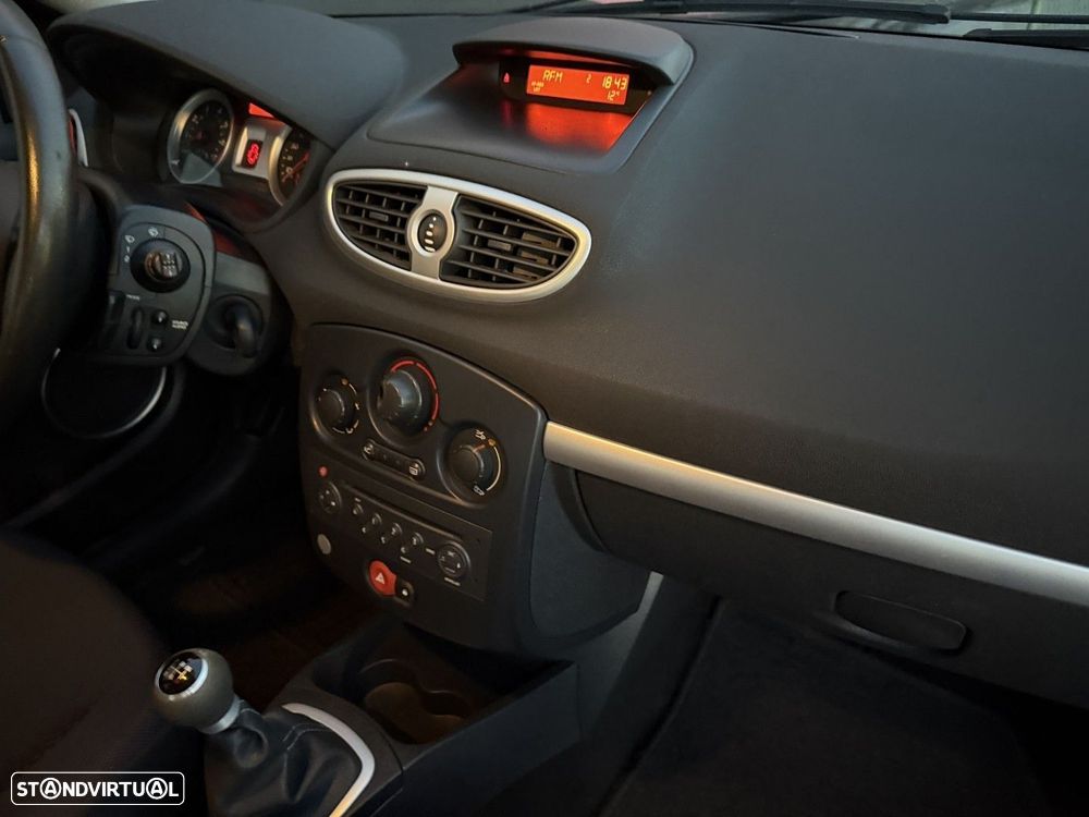 Renault Clio Break 1.2 16V Dynamique - 19