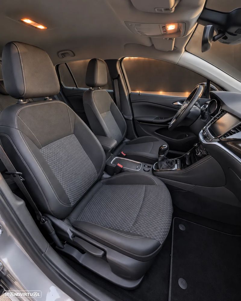 Opel Astra Sports Tourer - 17
