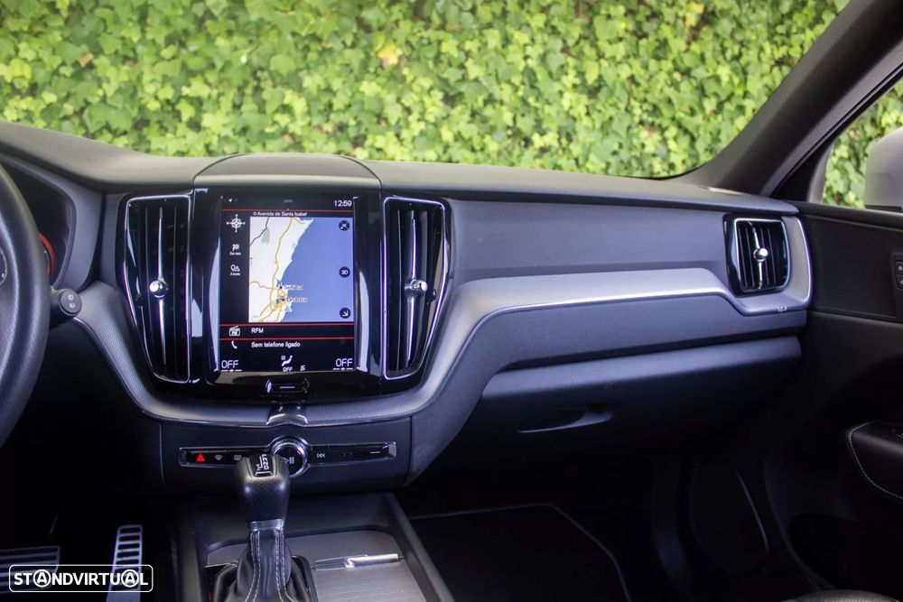 Volvo XC 60 2.0 D4 R-Design Geartronic - 17