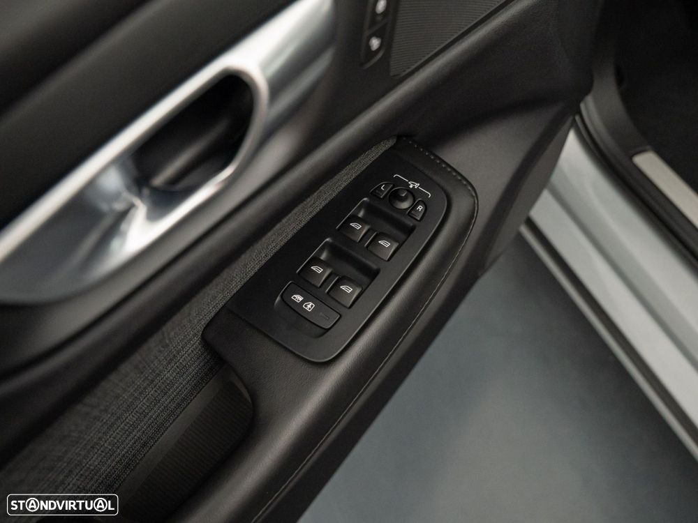 Volvo V60 2.0 T6 AWD TE Essential - 19