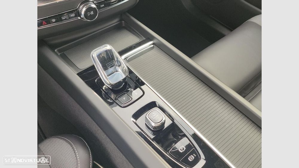 Volvo XC 60 2.0 T6 PHEV Black Edition AWD - 18