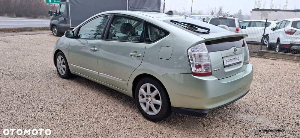 Toyota Prius - 3