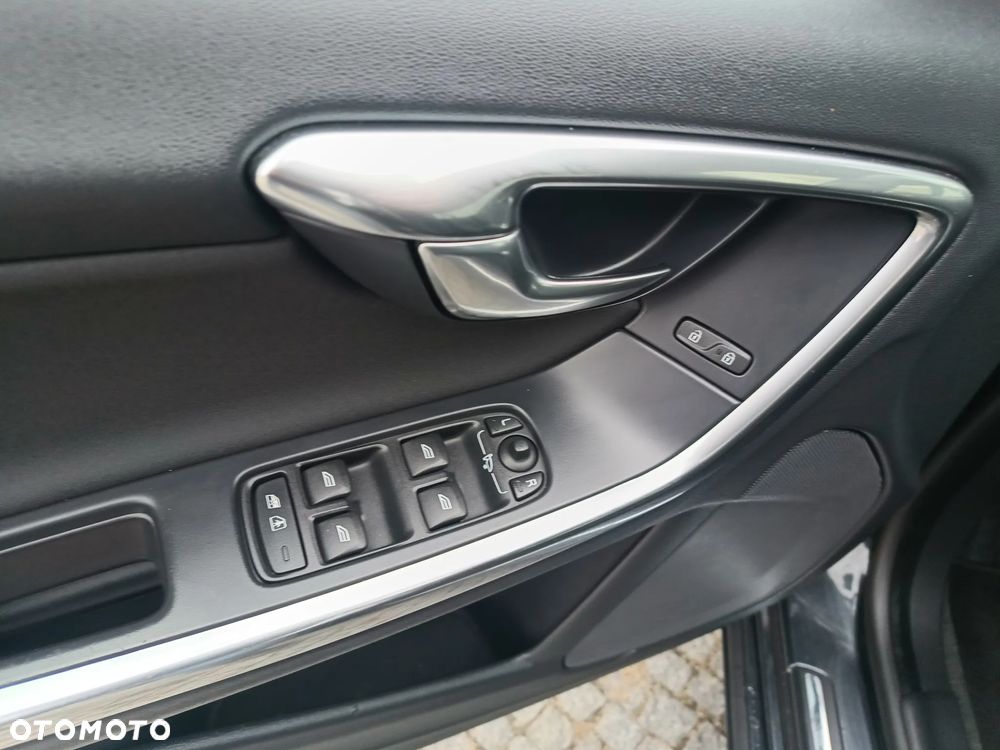 Volvo V60 D3 Edition - 22