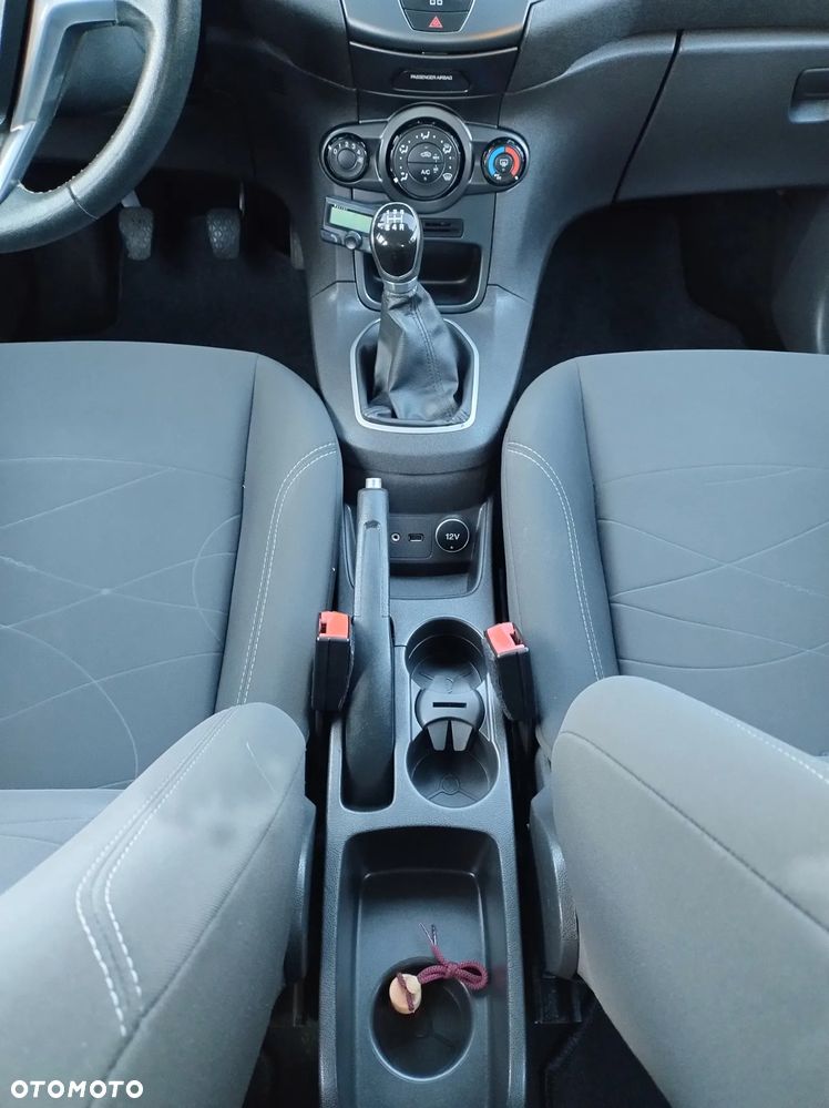 Ford Fiesta 1.25 Champions Edition - 30