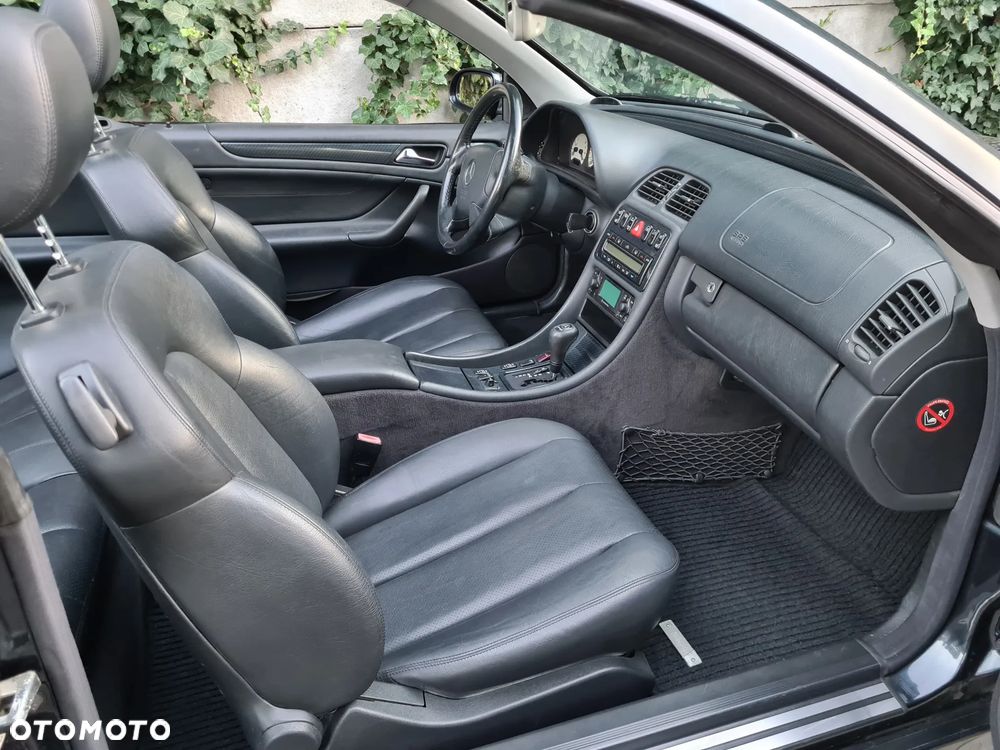 Mercedes-Benz CLK - 19