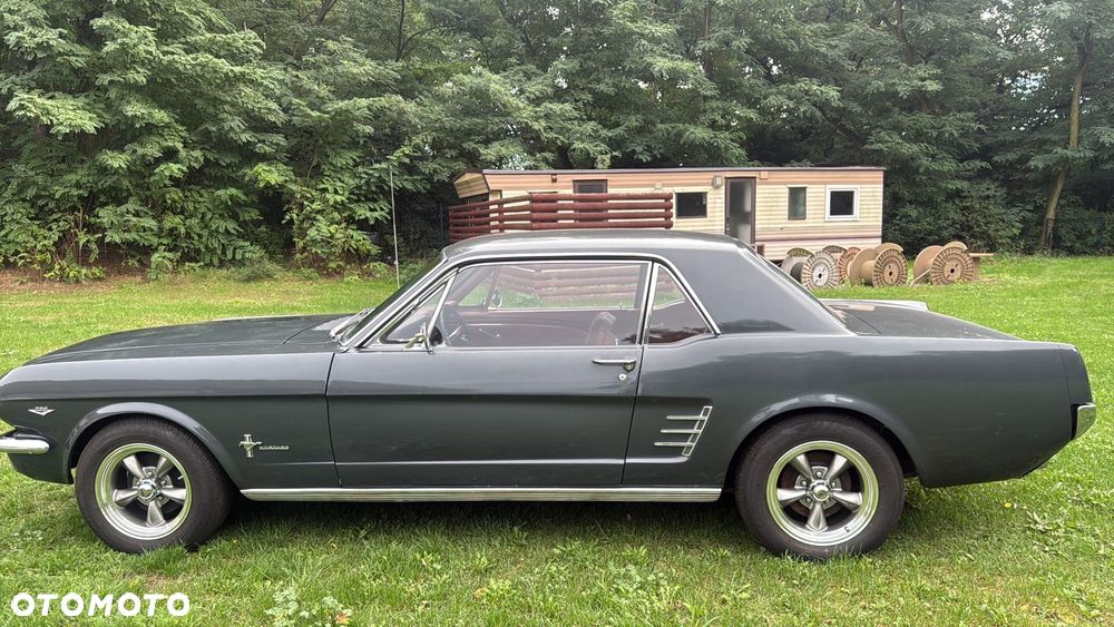Ford Mustang - 13