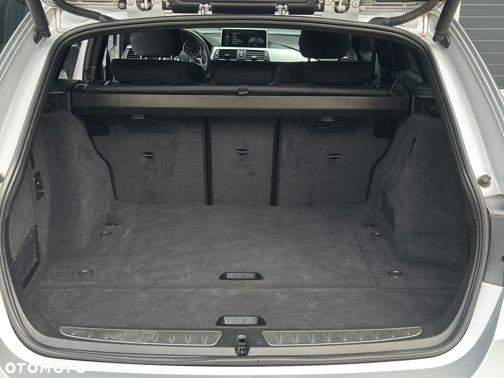 BMW Seria 3 328i Sport Line - 17