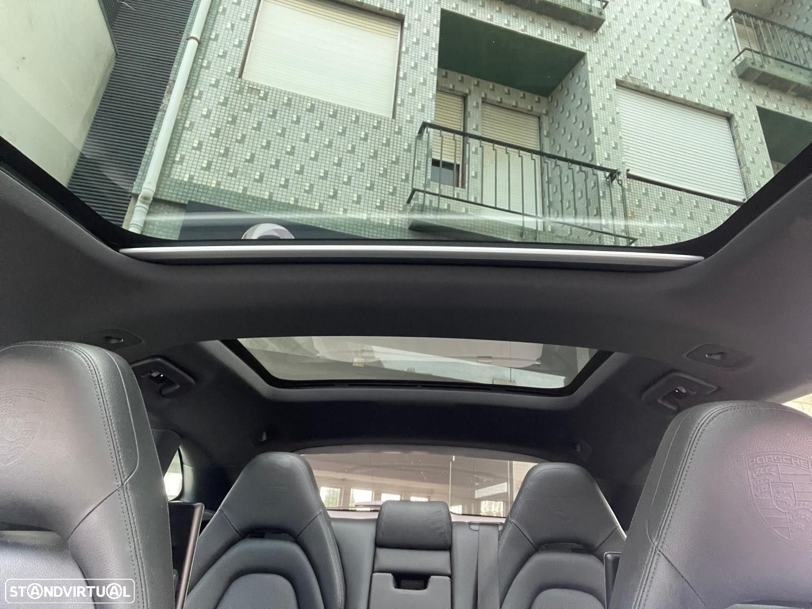 Porsche Panamera Sport Turismo 4 E-Hybrid - 18