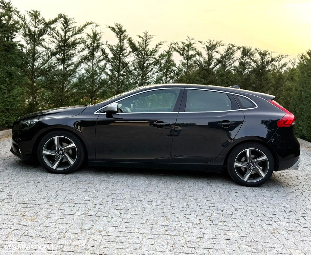 Volvo V40 D2 R Design - 3