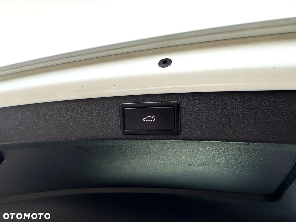 Skoda Octavia Scout 2.0 TDI 4x4 DSG - 12