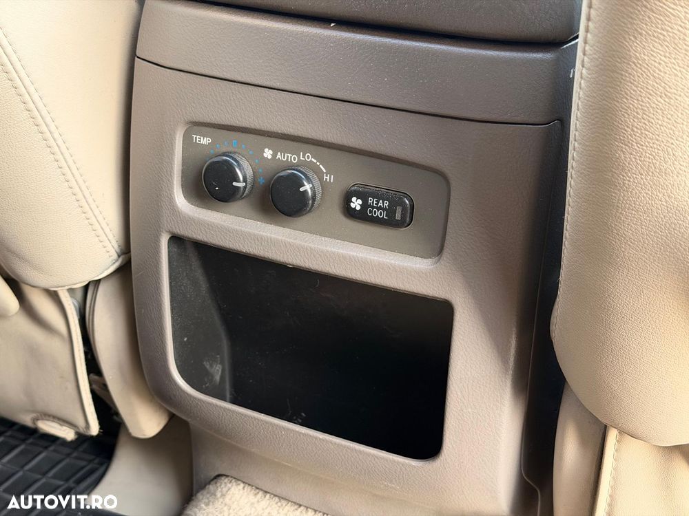 Toyota Land Cruiser - 20
