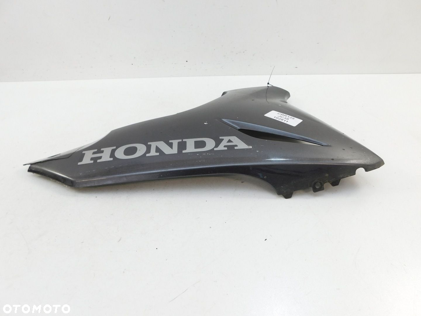 HONDA CBR 125 JC39 PŁUG PRAWY - 2